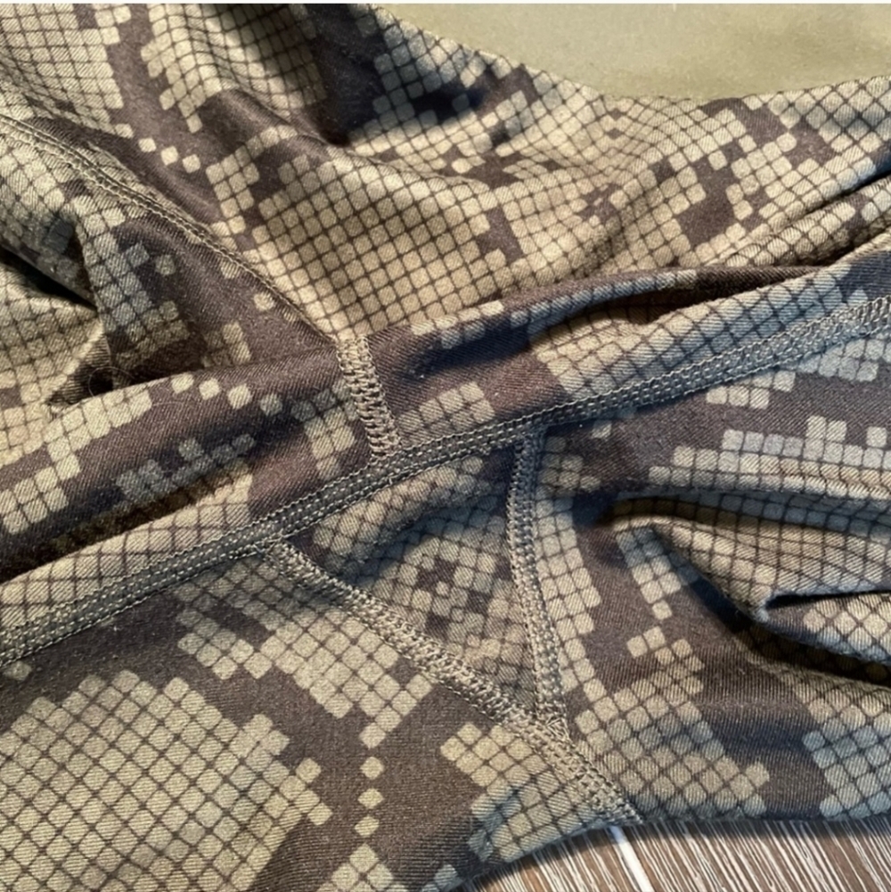 Lululemon Wunder Under Crop Ziggy Snake/Gator Green - Picture 6 of 7
